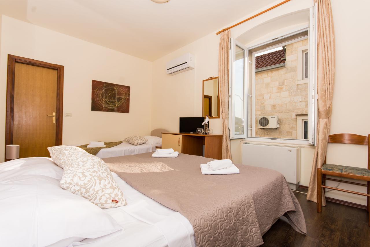 Rooms Villa Liza Trogir Buitenkant foto